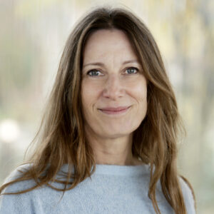 Karoline Knudtzon, psykoterapeut og parterapeut – fotograferet ved sin praksis i København K